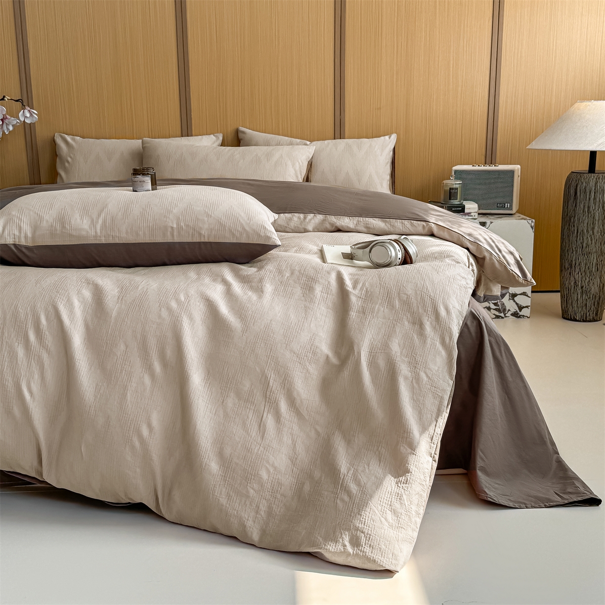 91家纺网 家纺一手货源 找家纺 灰鲸 2026新款全棉纯棉三层纱色织提花四件套 影韵-可可奶咖