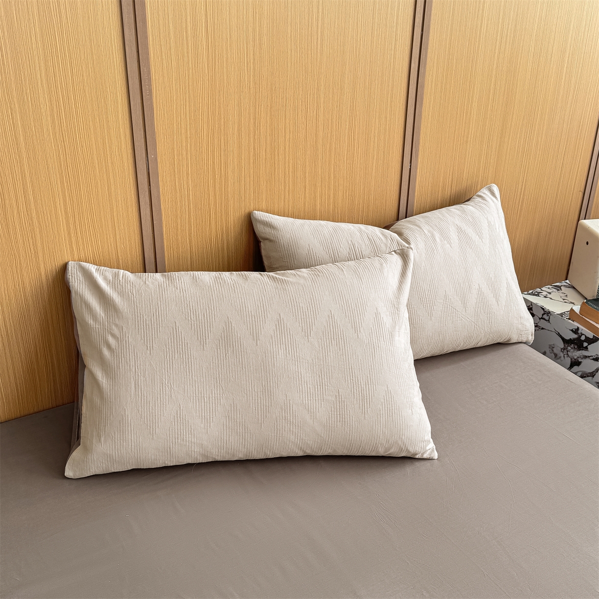 91家纺网 家纺一手货源 找家纺 灰鲸 2026新款全棉纯棉三层纱色织提花四件套 影韵-可可奶咖