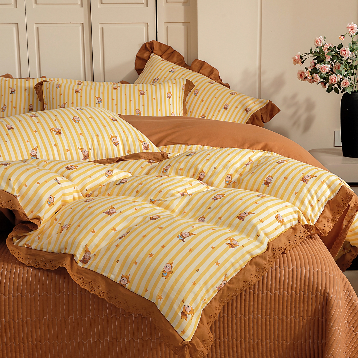 91家纺网 家纺一手货源 找家纺 情煊家纺 2026新款全棉双层纱花边款绣花款四件套 绣花款-星星人