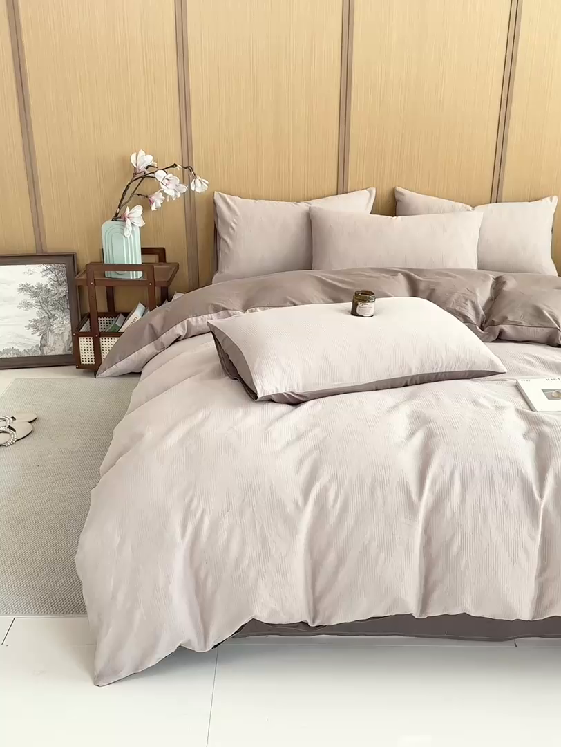 91家纺网 家纺一手货源 找家纺 灰鲸 2026新款全棉纯棉三层纱色织提花四件套 影韵-可可奶咖