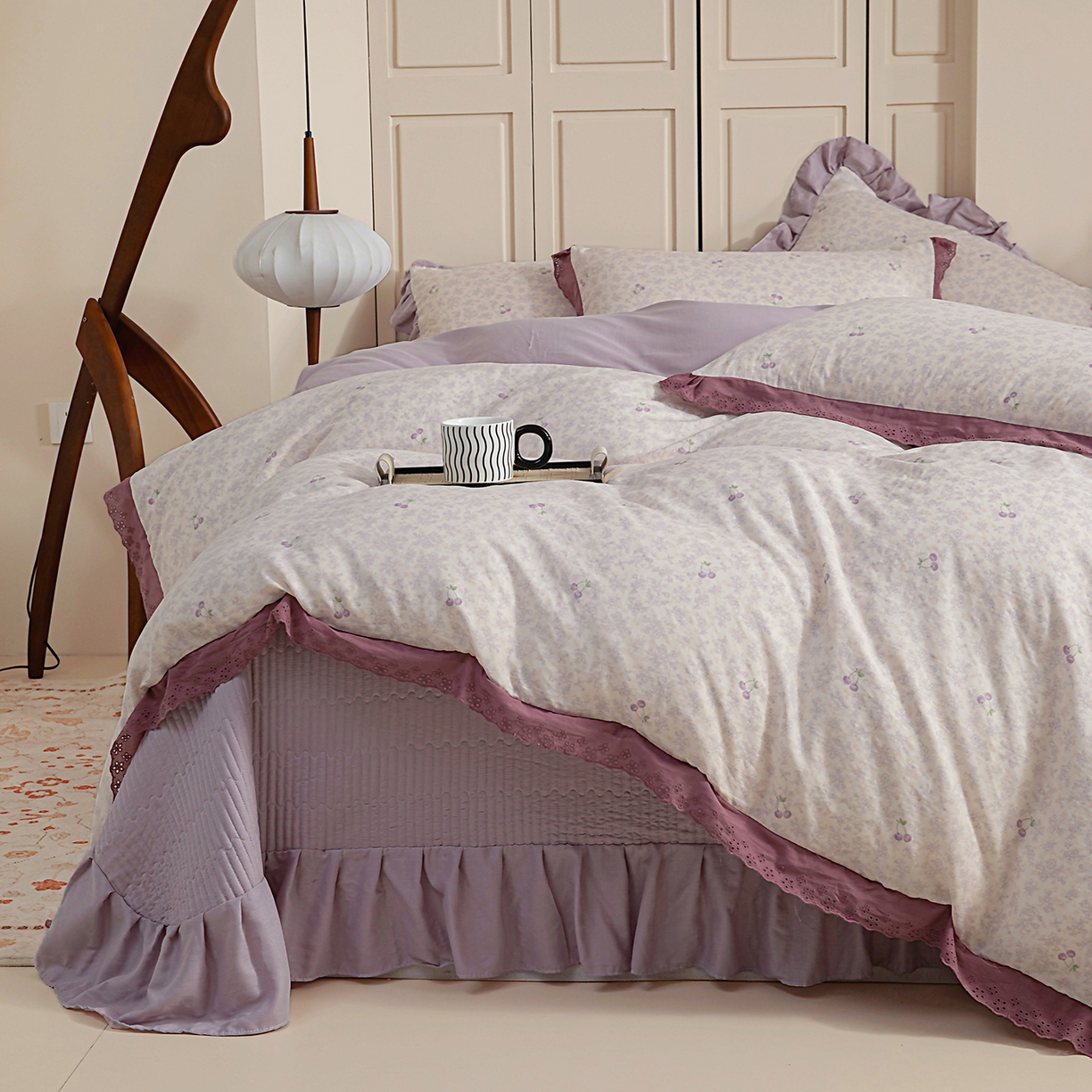 91家纺网 家纺一手货源 找家纺 情煊家纺 2026新款全棉双层纱花边款绣花款四件套 绣花款-樱桃