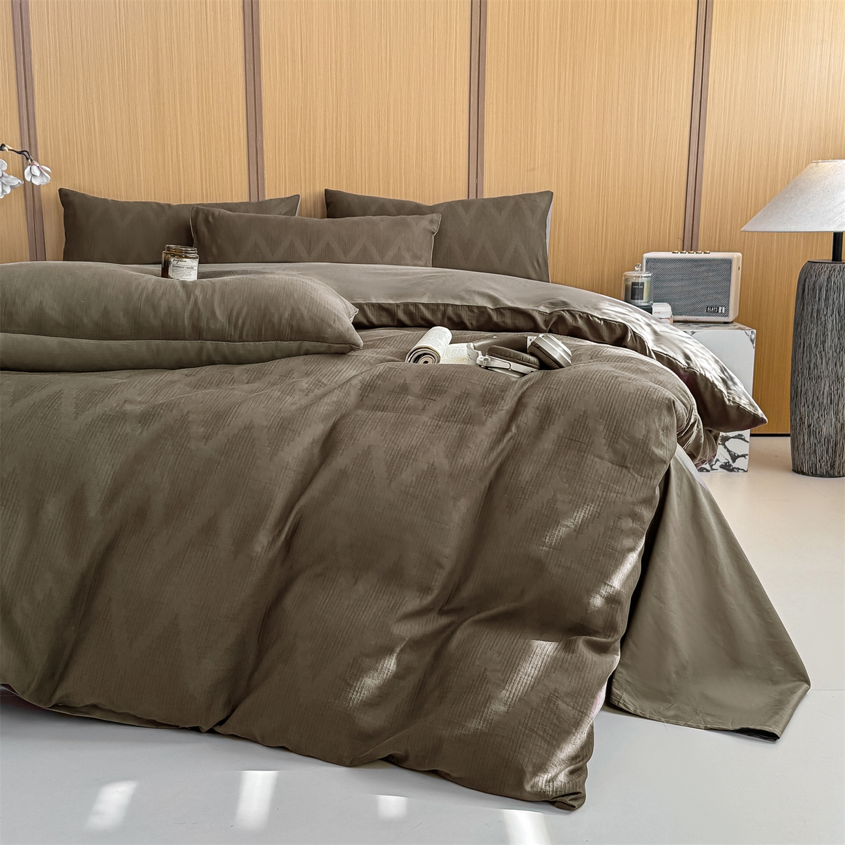 91家纺网 家纺一手货源 找家纺 灰鲸 2026新款全棉纯棉三层纱色织提花四件套 影韵-摩卡