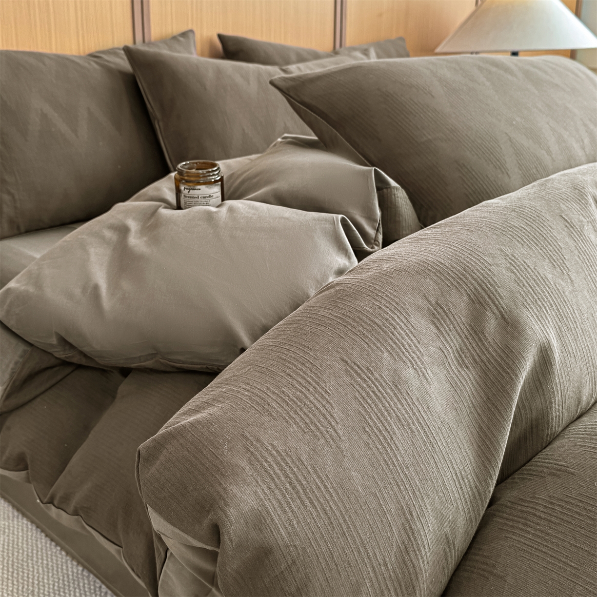 91家纺网 家纺一手货源 找家纺 灰鲸 2026新款全棉纯棉三层纱色织提花四件套 影韵-摩卡