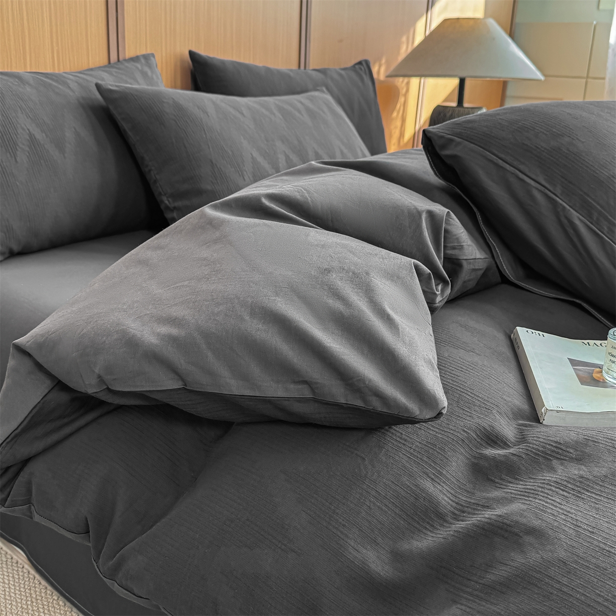 91家纺网 家纺一手货源 找家纺 灰鲸 2026新款全棉纯棉三层纱色织提花四件套 影韵-素墨