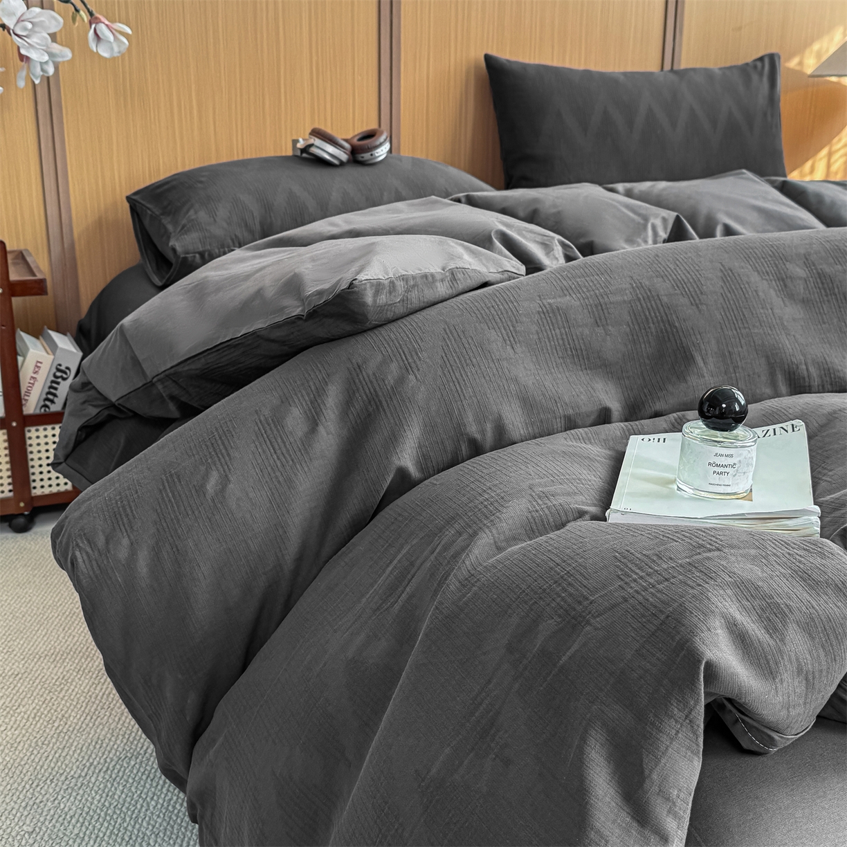 91家纺网 家纺一手货源 找家纺 灰鲸 2026新款全棉纯棉三层纱色织提花四件套 影韵-素墨