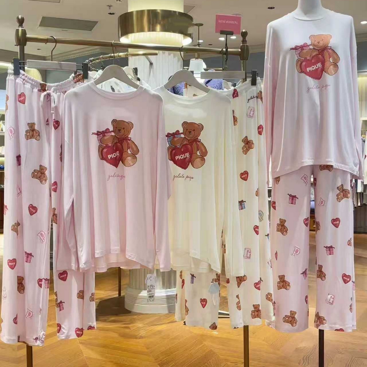 91家纺网 家纺一手货源 找家纺 （总）妍景家居生活馆 2026新款圆领礼物熊套装