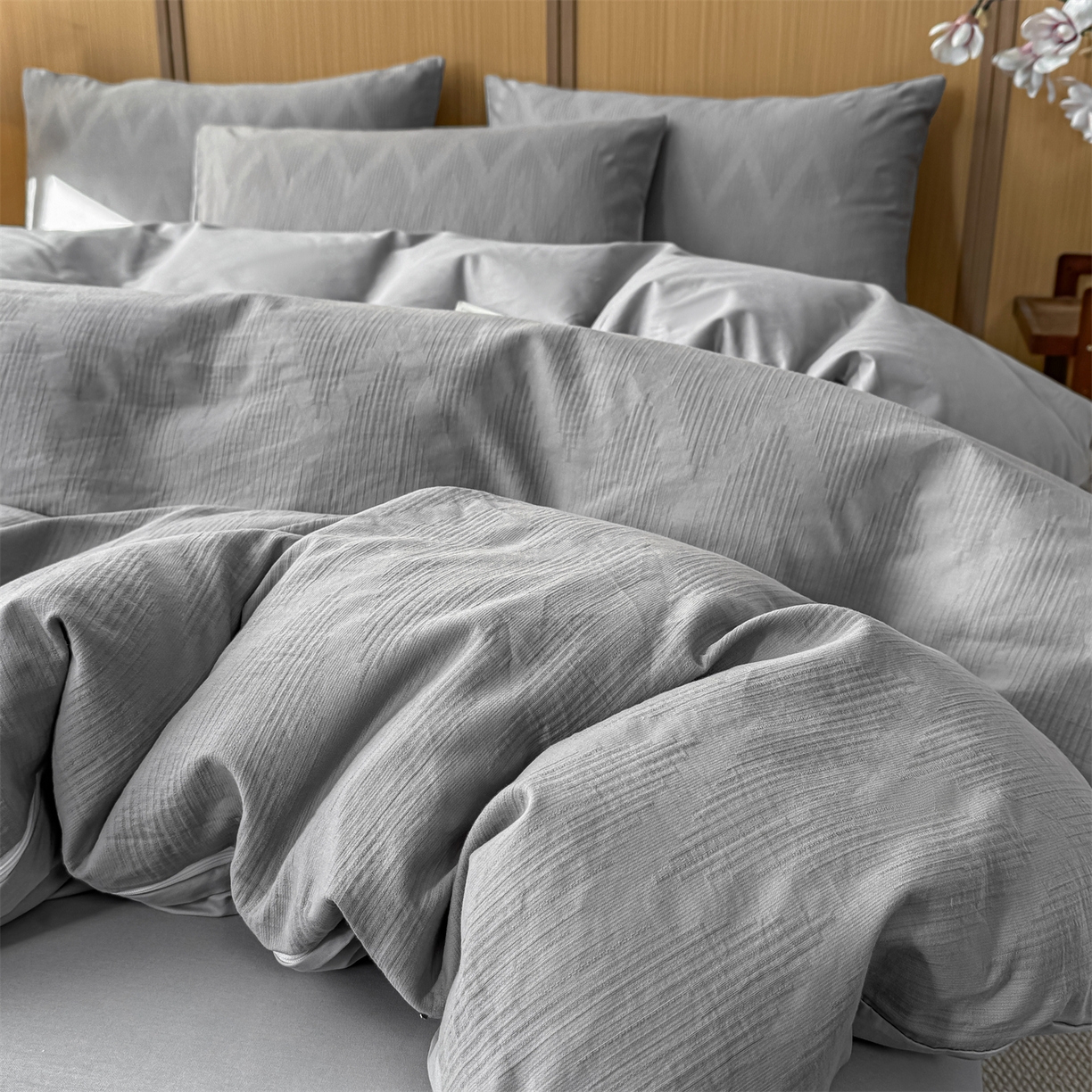 91家纺网 家纺一手货源 找家纺 灰鲸 2026新款全棉纯棉三层纱色织提花四件套 影韵-雾灰