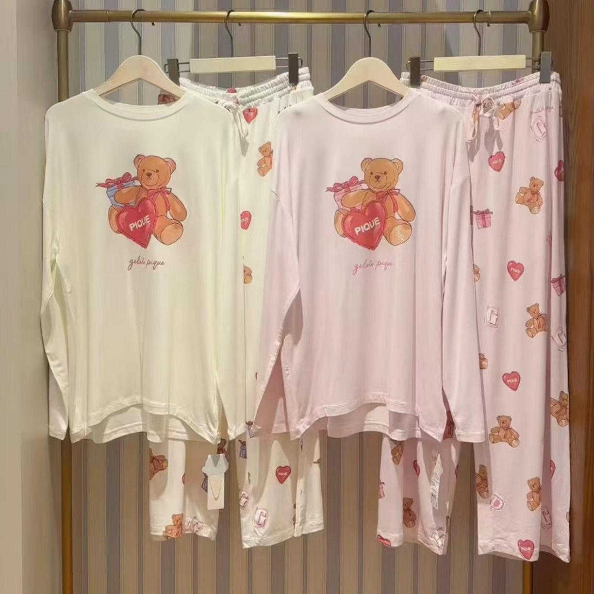 91家纺网 家纺一手货源 找家纺 妍景家居生活馆 2026新款圆领礼物熊套装 白色