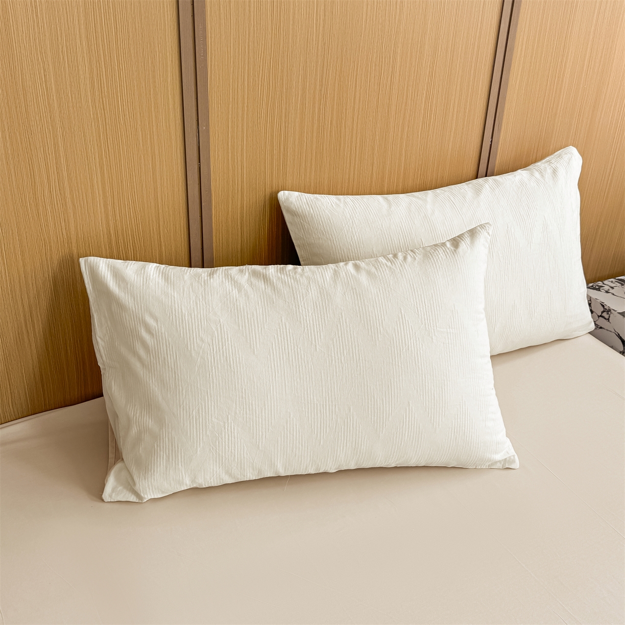 91家纺网 家纺一手货源 找家纺 灰鲸 2026新款全棉纯棉三层纱色织提花四件套 影韵-杏仁奶霜