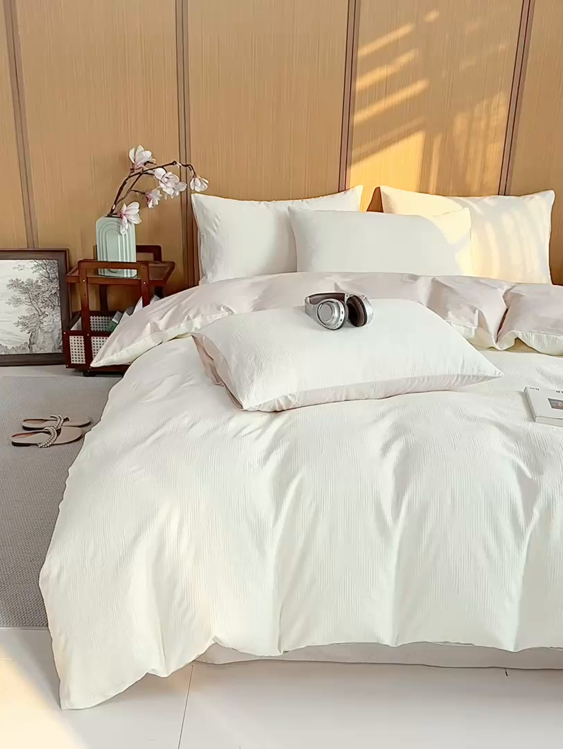 91家纺网 家纺一手货源 找家纺 灰鲸 2026新款全棉纯棉三层纱色织提花四件套 影韵-杏仁奶霜