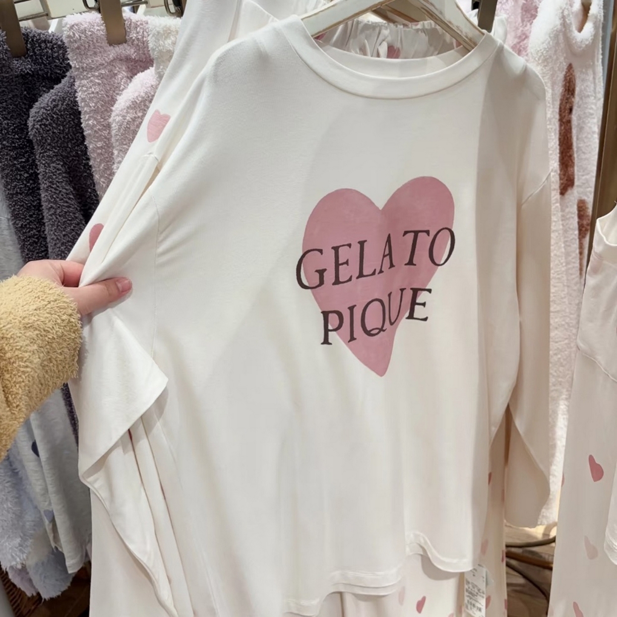 91家纺网 家纺一手货源 找家纺 （总）妍景家居生活馆 2026新款桃心睡裙套装