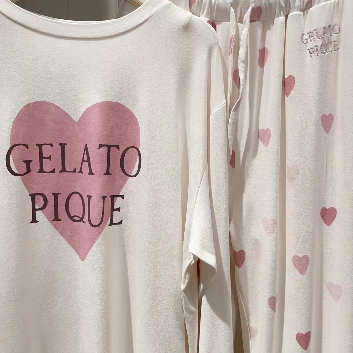 91家纺网 家纺一手货源 找家纺 （总）妍景家居生活馆 2026新款桃心睡裙套装