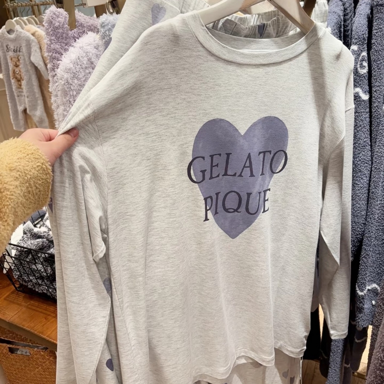 91家纺网 家纺一手货源 找家纺 妍景家居生活馆 2026新款桃心睡裙套装 蓝色-桃心套装