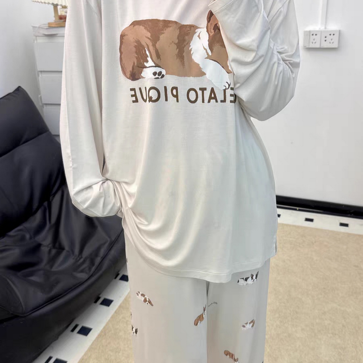 91家纺网 家纺一手货源 找家纺 妍景家居生活馆 2026新款睡眠狗狗套装 灰色