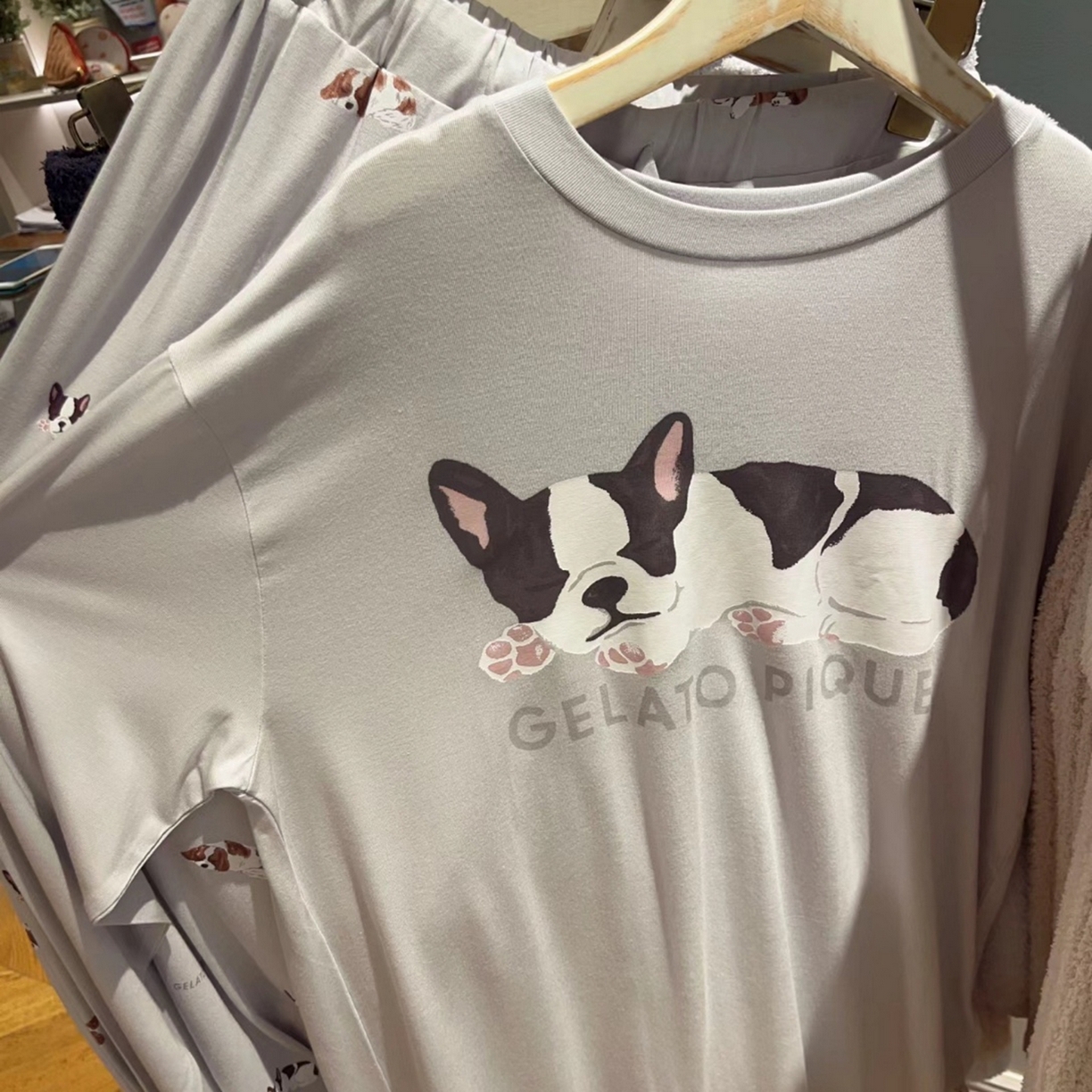 91家纺网 家纺一手货源 找家纺 妍景家居生活馆 2026新款睡眠狗狗套装 蓝色