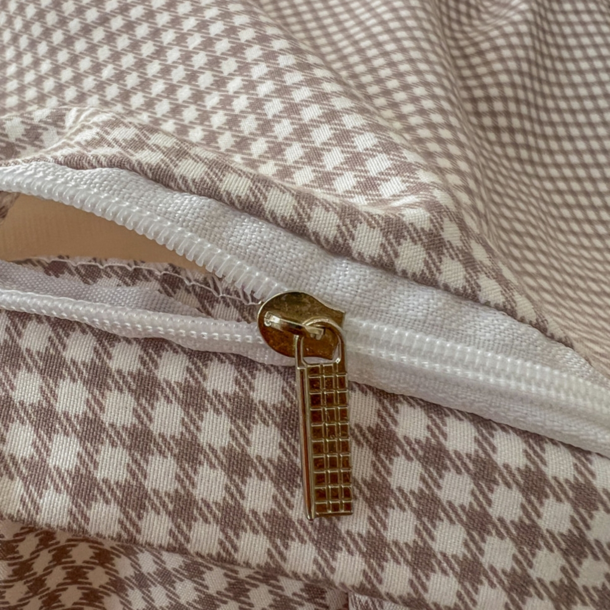 91家纺网 家纺一手货源 找家纺 睡美美家纺 2026新款古法水洗贴布格纹碎花云朵棉四件套-格纹小碎花 格纹小碎花--浅咖