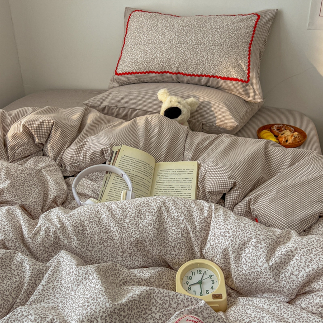 91家纺网 家纺一手货源 找家纺 睡美美家纺 2026新款古法水洗贴布格纹碎花云朵棉四件套-格纹小碎花 格纹小碎花--浅咖