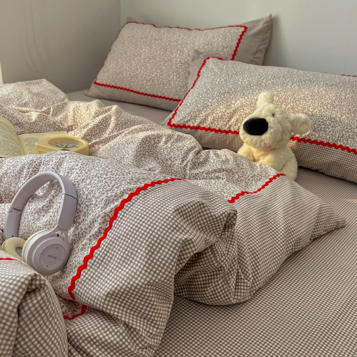 91家纺网 家纺一手货源 找家纺 睡美美家纺 2026新款古法水洗贴布格纹碎花云朵棉四件套-格纹小碎花 格纹小碎花--浅咖