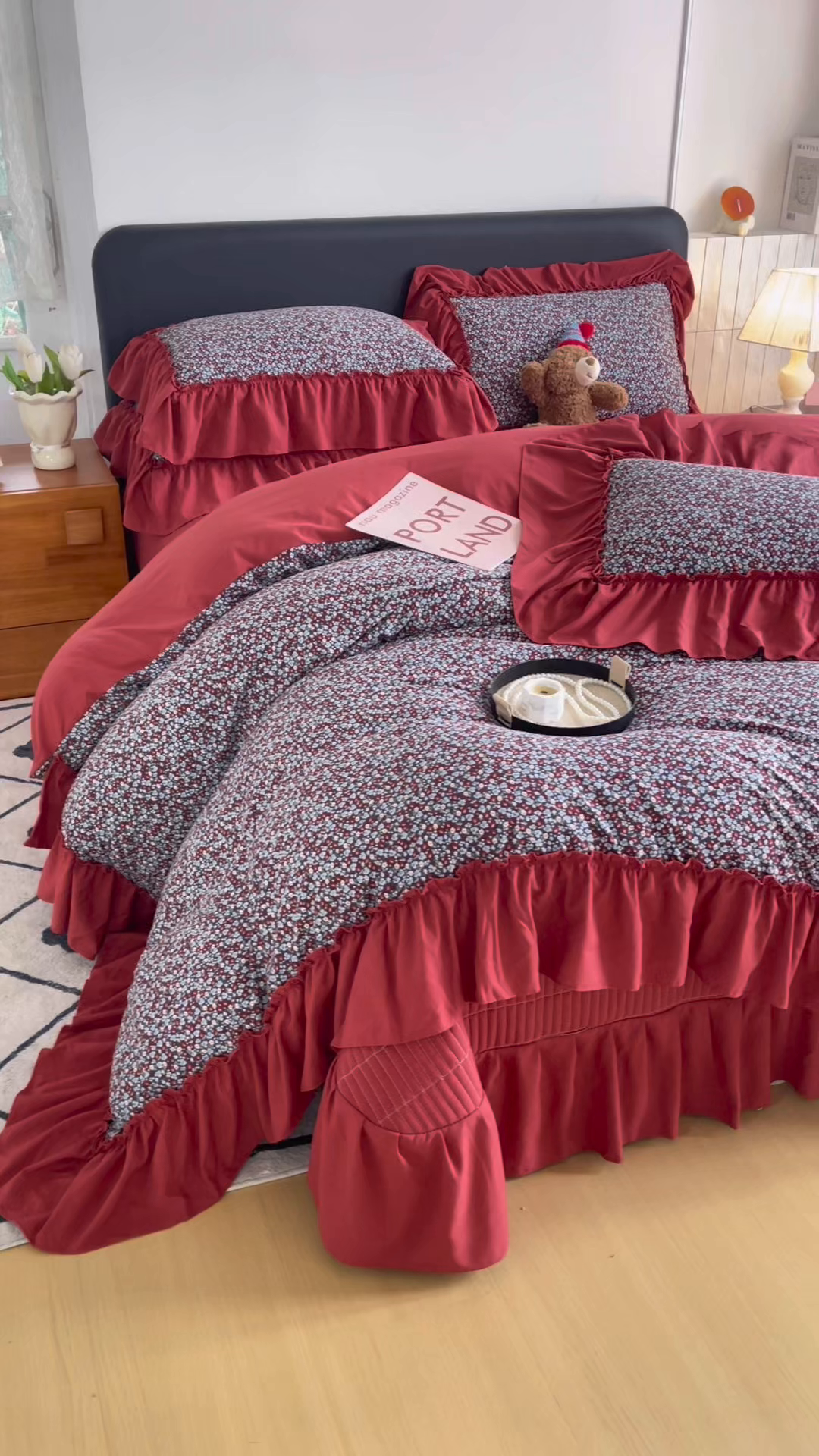 91家纺网 家纺一手货源 找家纺 锦格家纺 2026春夏新款古法水洗棉花边床盖款四件套 艾米娜-红