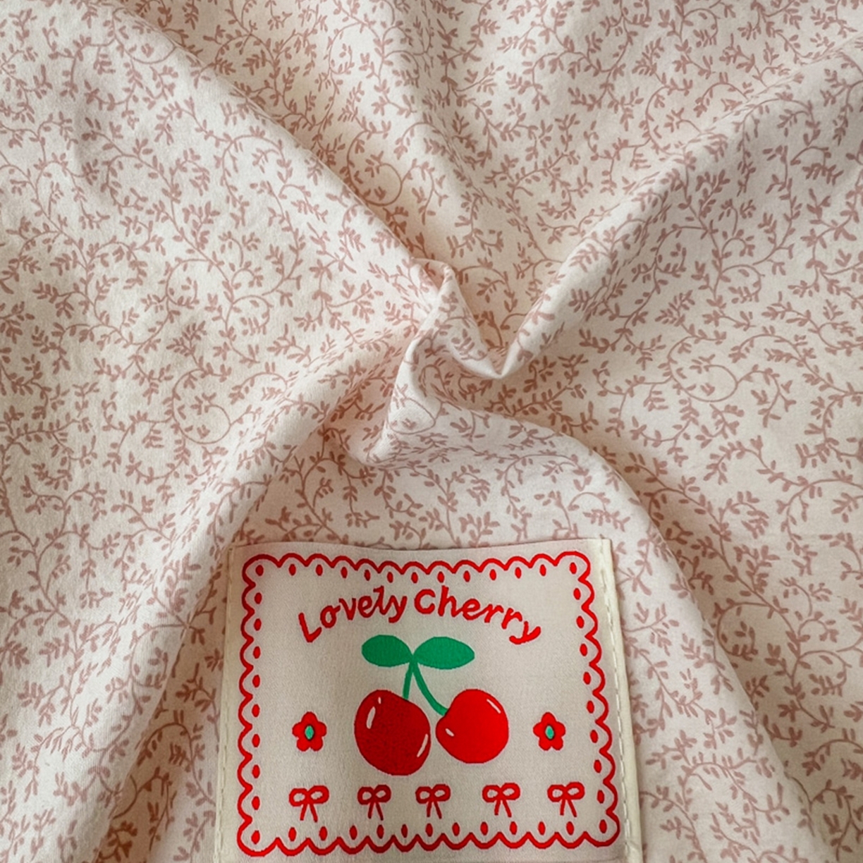 91家纺网 家纺一手货源 找家纺 睡美美家纺 2026新款古法水洗贴布格纹碎花云朵棉四件套-格纹小碎花 格纹小碎花--柔粉