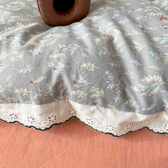 91家纺网 家纺一手货源 找家纺 梦纤绒 2026新款A类仿棉古法水洗棉法式全棉花边四件套灰棠