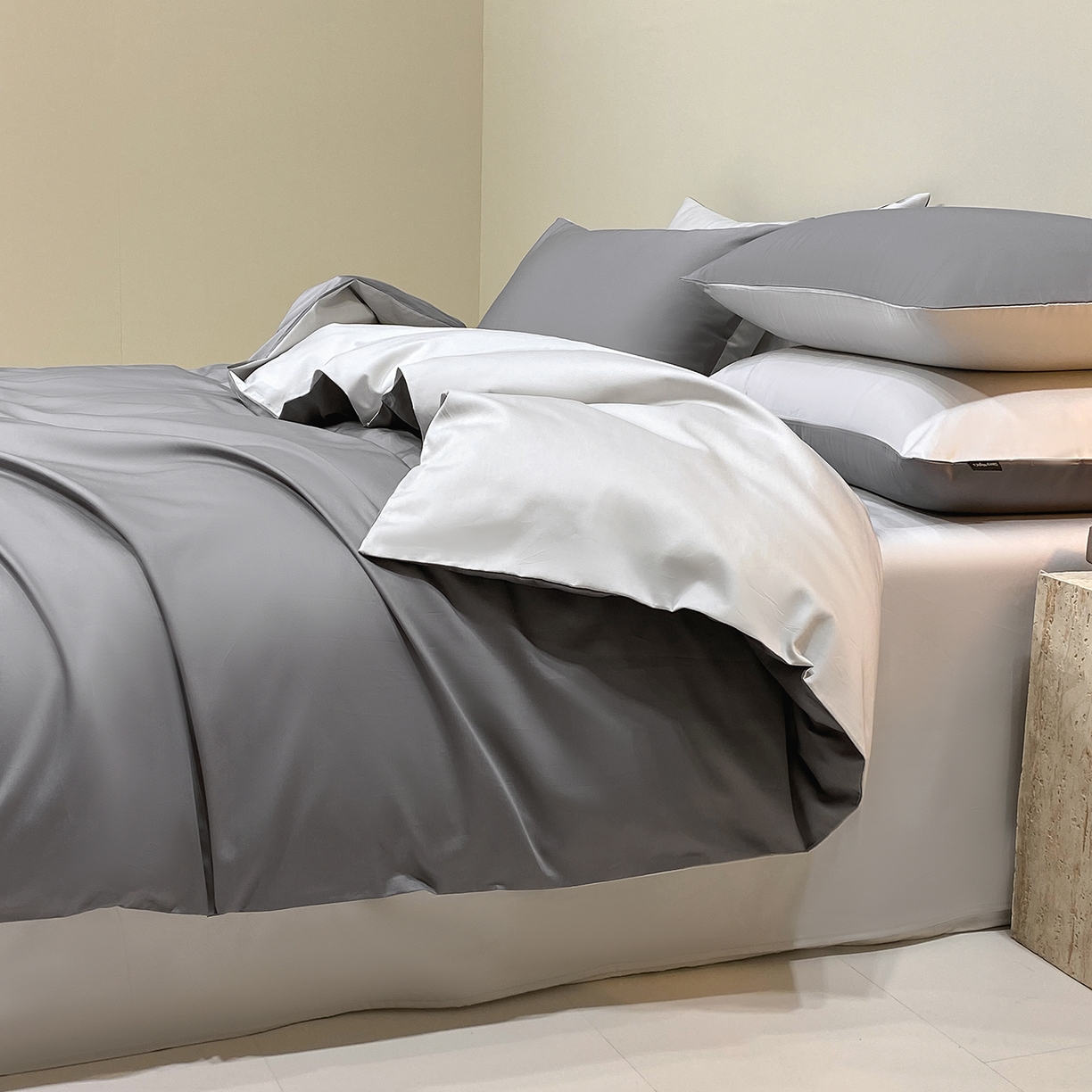 91家纺网 家纺一手货源 找家纺 拼社家纺 2026新款A类全棉50s双股100Pro贡缎长绒棉四件套全棉四件套简约纯色纯棉床上用品 高级灰+雅士灰