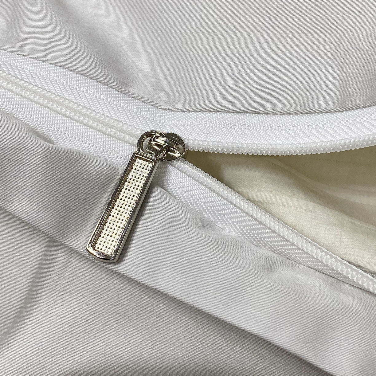 91家纺网 家纺一手货源 找家纺 拼社家纺 2026新款A类全棉50s双股100Pro贡缎长绒棉四件套全棉四件套简约纯色纯棉床上用品 高级灰+雅士灰