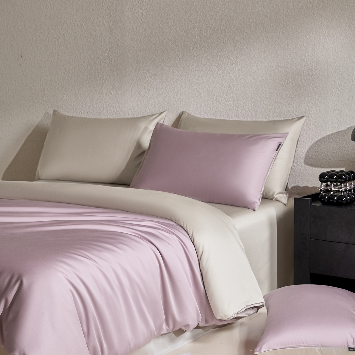 91家纺网 家纺一手货源 找家纺 拼社家纺 2026新款A类全棉50s双股100Pro贡缎长绒棉四件套全棉四件套简约纯色纯棉床上用品 琉璃紫+浅莲灰