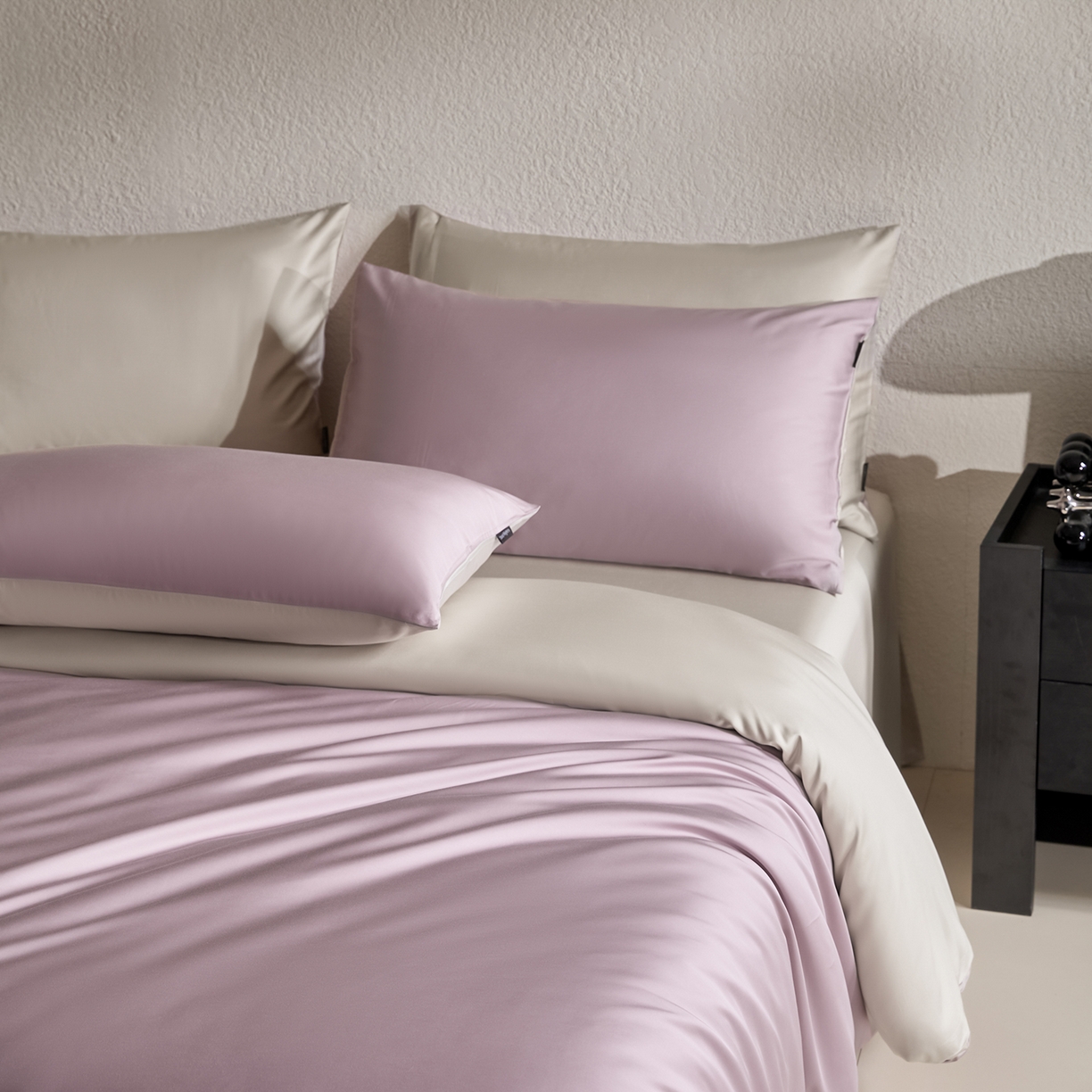 91家纺网 家纺一手货源 找家纺 拼社家纺 2026新款A类全棉50s双股100Pro贡缎长绒棉四件套全棉四件套简约纯色纯棉床上用品 琉璃紫+浅莲灰