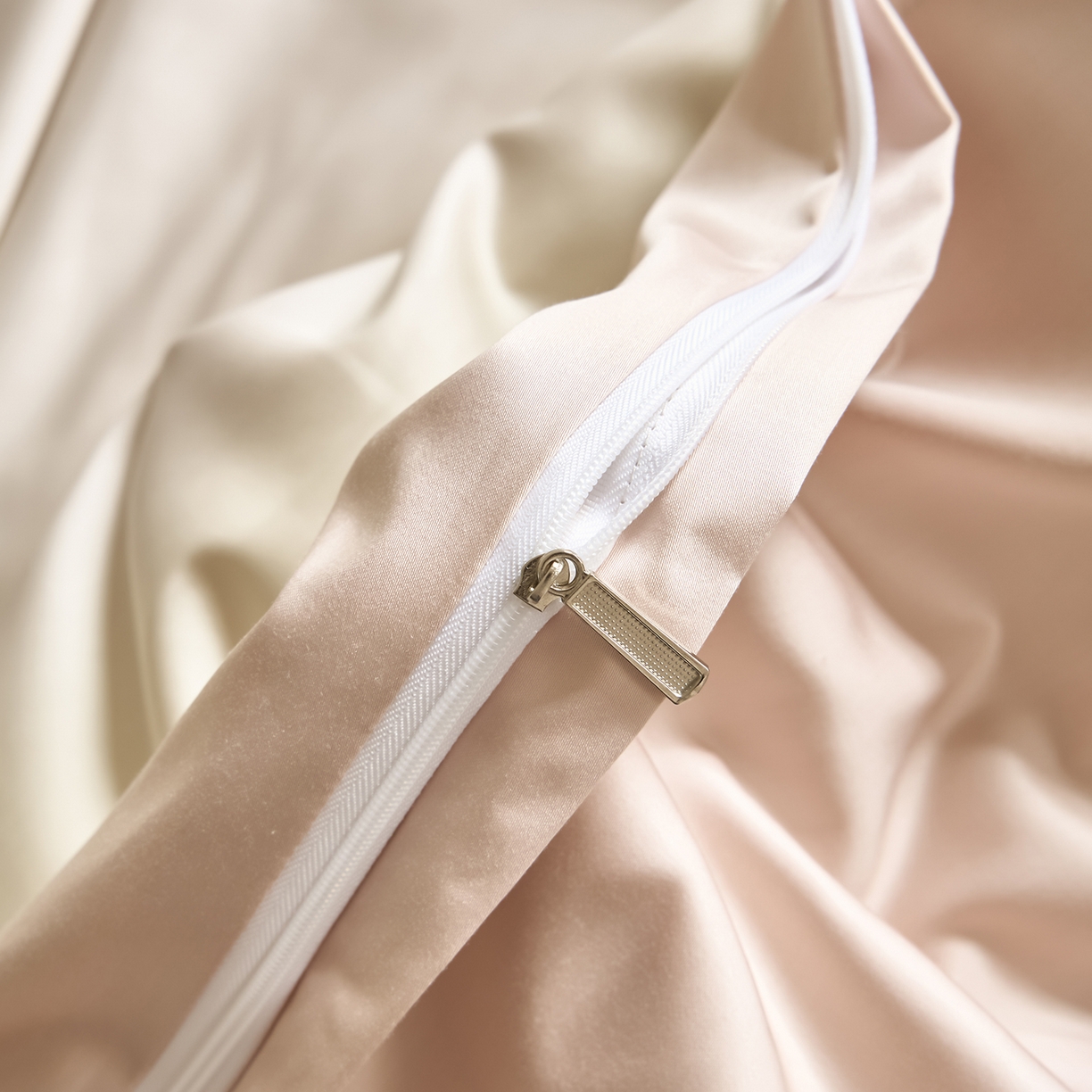 91家纺网 家纺一手货源 找家纺 拼社家纺 2026新款A类全棉50s双股100Pro贡缎长绒棉四件套全棉四件套简约纯色纯棉床上用品 舒肤蕾+香槟色