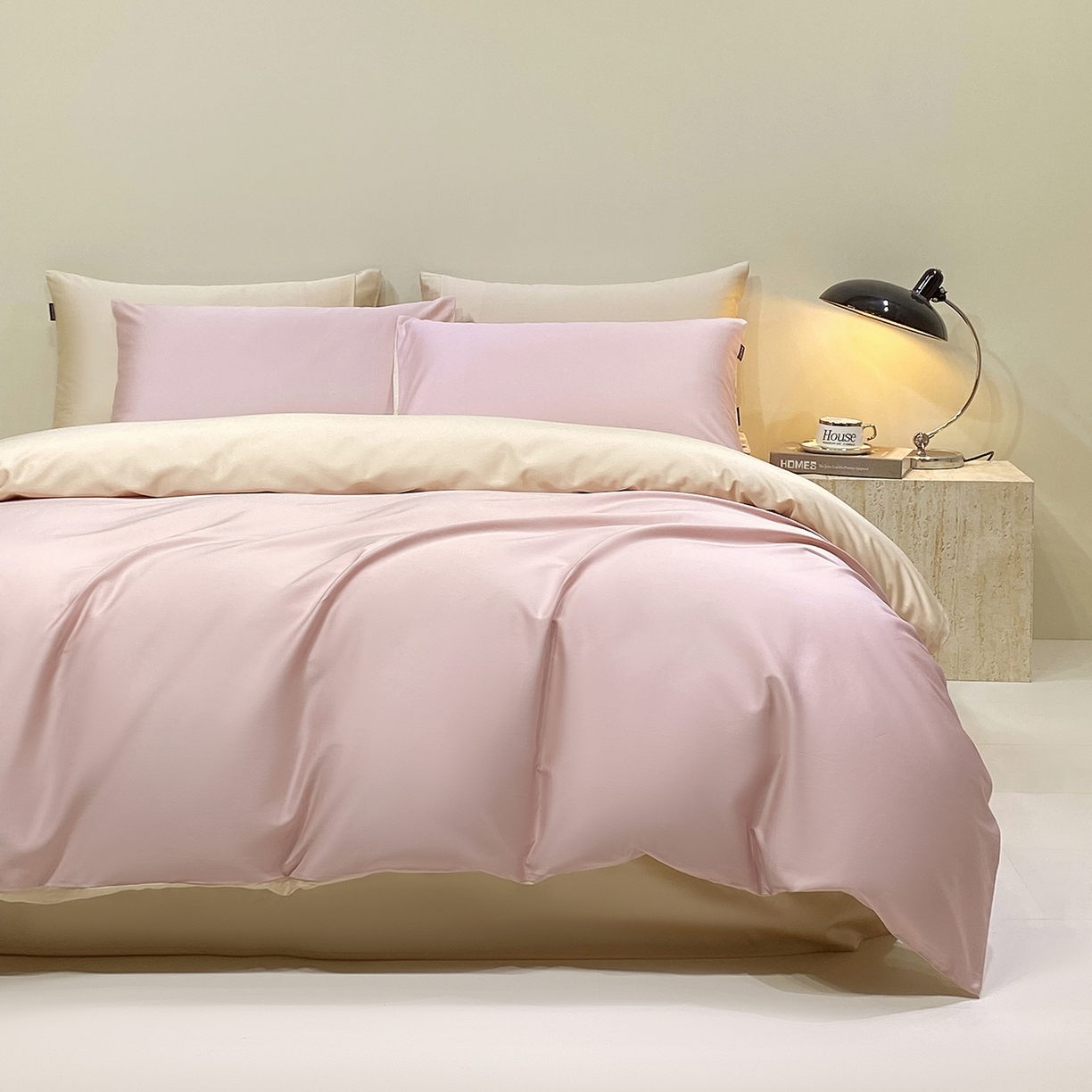 91家纺网 家纺一手货源 找家纺 拼社家纺 2026新款A类全棉50s双股100Pro贡缎长绒棉四件套全棉四件套简约纯色纯棉床上用品 天竺粉+香槟金