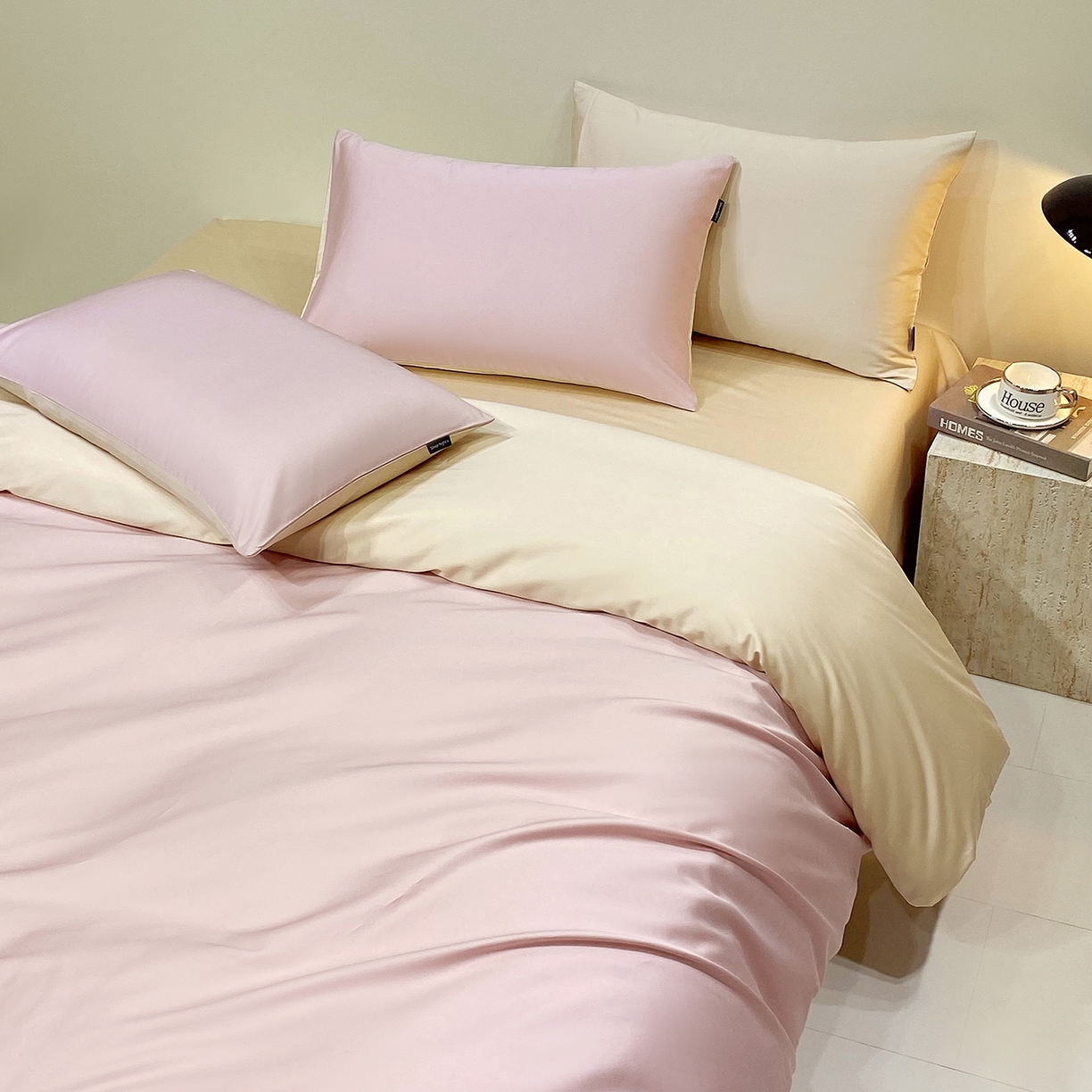 91家纺网 家纺一手货源 找家纺 拼社家纺 2026新款A类全棉50s双股100Pro贡缎长绒棉四件套全棉四件套简约纯色纯棉床上用品 天竺粉+香槟金