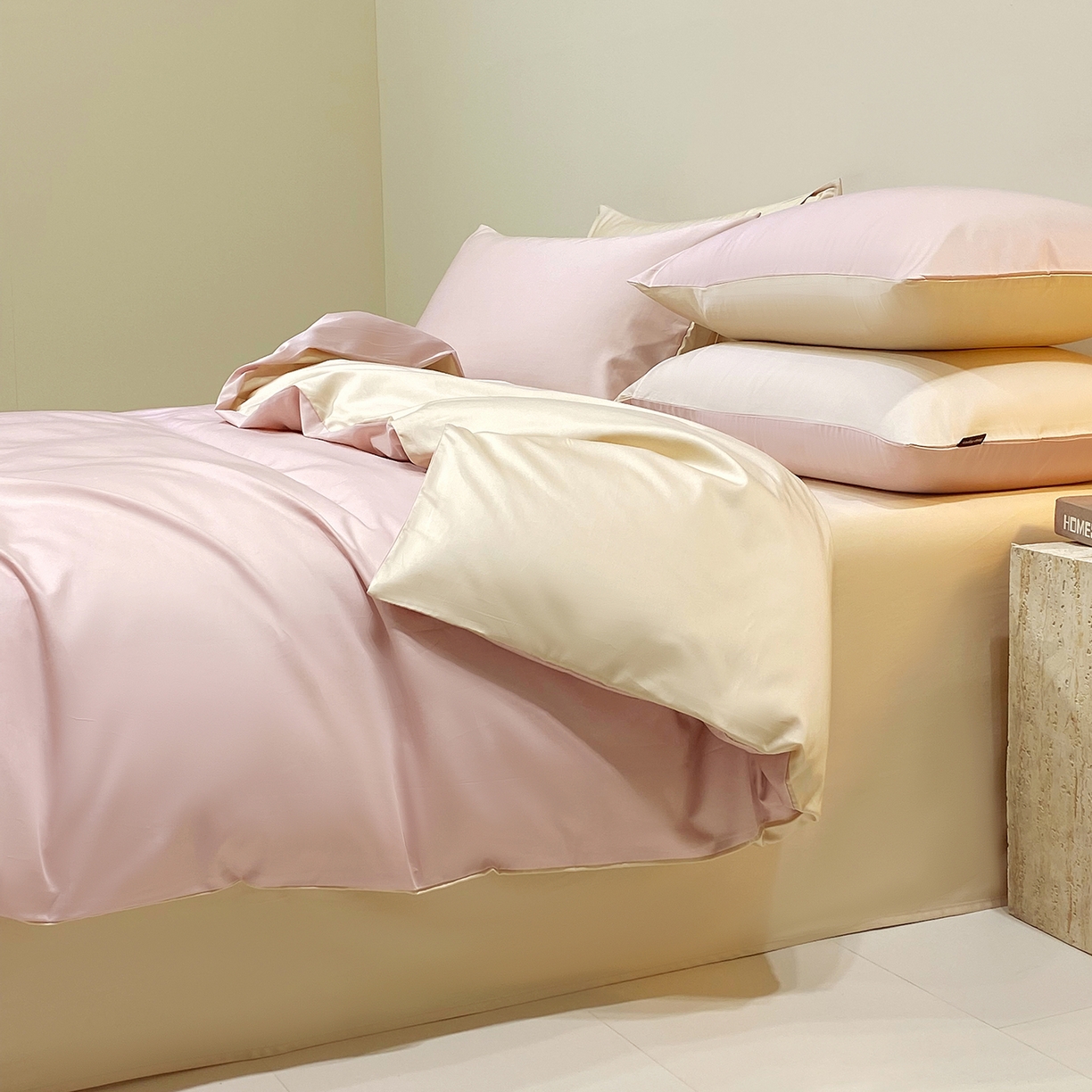 91家纺网 家纺一手货源 找家纺 拼社家纺 2026新款A类全棉50s双股100Pro贡缎长绒棉四件套全棉四件套简约纯色纯棉床上用品 天竺粉+香槟金