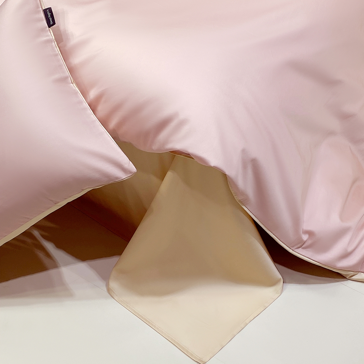 91家纺网 家纺一手货源 找家纺 拼社家纺 2026新款A类全棉50s双股100Pro贡缎长绒棉四件套全棉四件套简约纯色纯棉床上用品 天竺粉+香槟金