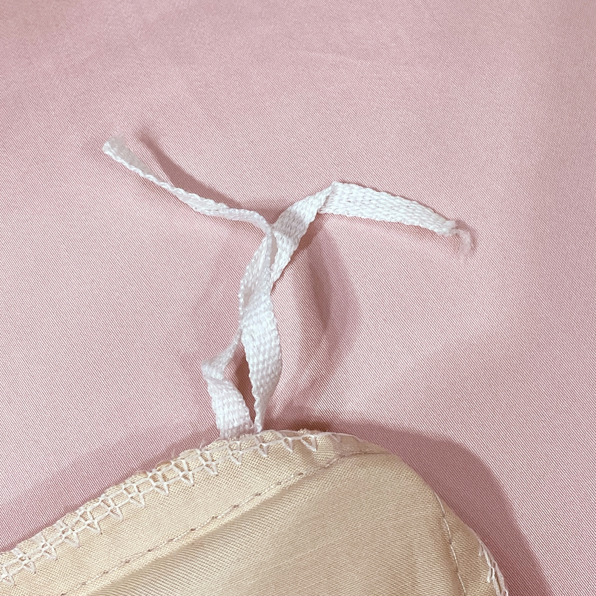 91家纺网 家纺一手货源 找家纺 拼社家纺 2026新款A类全棉50s双股100Pro贡缎长绒棉四件套全棉四件套简约纯色纯棉床上用品 天竺粉+香槟金