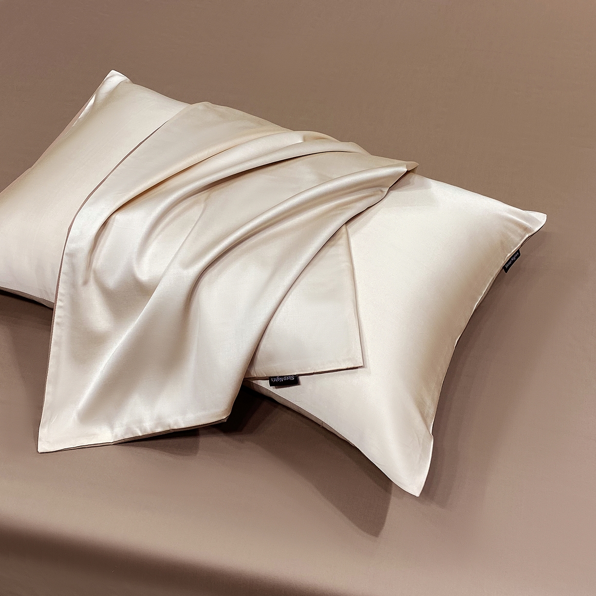 91家纺网 家纺一手货源 找家纺 拼社家纺 2026新款A类全棉50s双股100Pro贡缎长绒棉四件套全棉四件套简约纯色纯棉床上用品 香槟金+雾棕咖