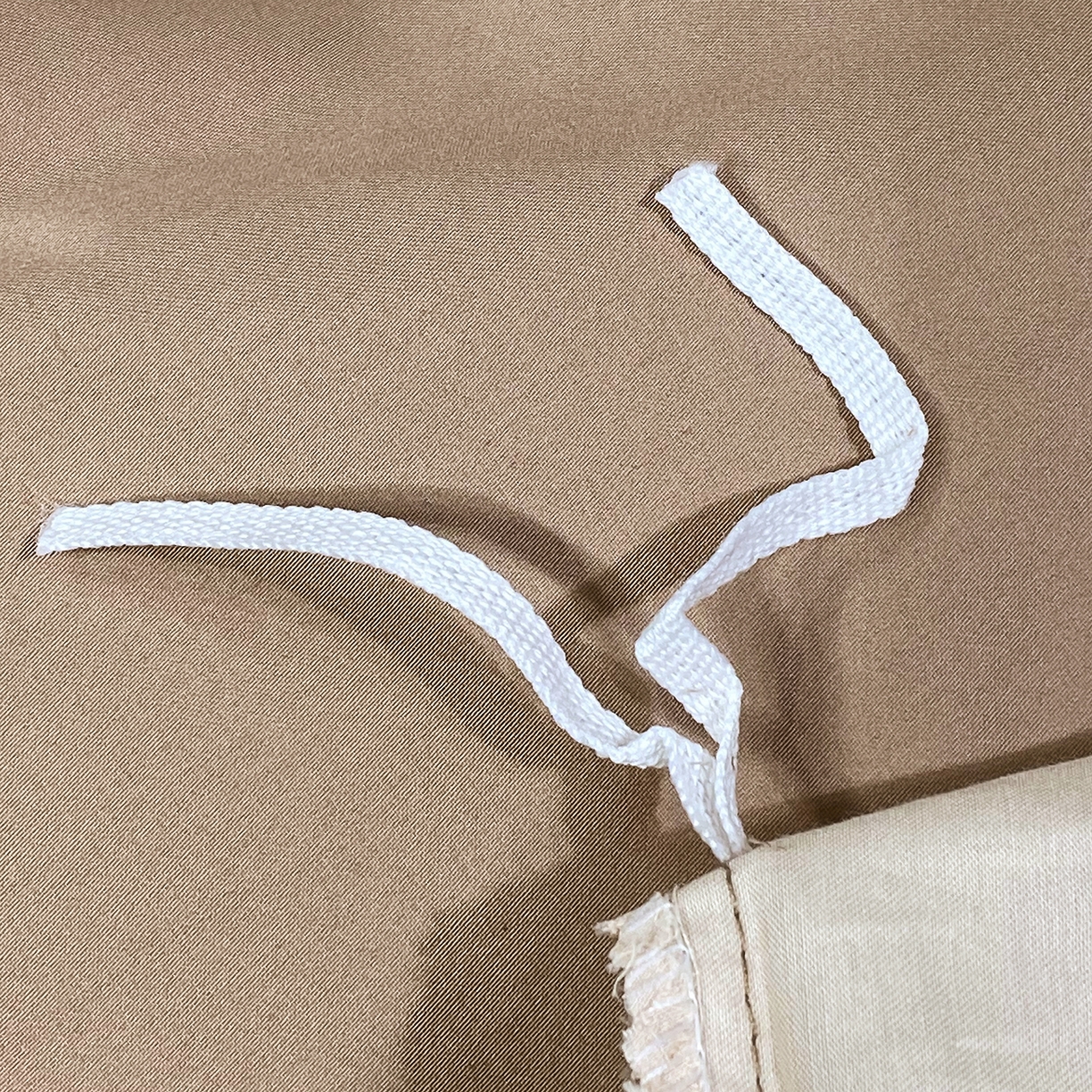 91家纺网 家纺一手货源 找家纺 拼社家纺 2026新款A类全棉50s双股100Pro贡缎长绒棉四件套全棉四件套简约纯色纯棉床上用品 香槟金+雾棕咖