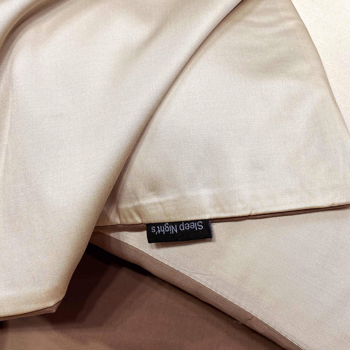 91家纺网 家纺一手货源 找家纺 拼社家纺 2026新款A类全棉50s双股100Pro贡缎长绒棉四件套全棉四件套简约纯色纯棉床上用品 香槟金+雾棕咖