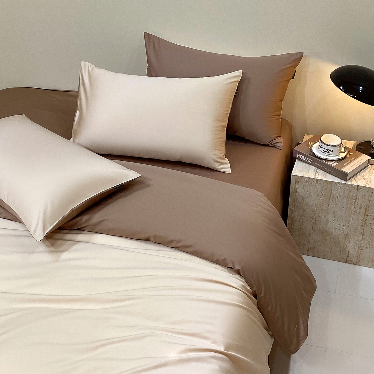 91家纺网 家纺一手货源 找家纺 拼社家纺 2026新款A类全棉50s双股100Pro贡缎长绒棉四件套全棉四件套简约纯色纯棉床上用品 香槟金+雾棕咖