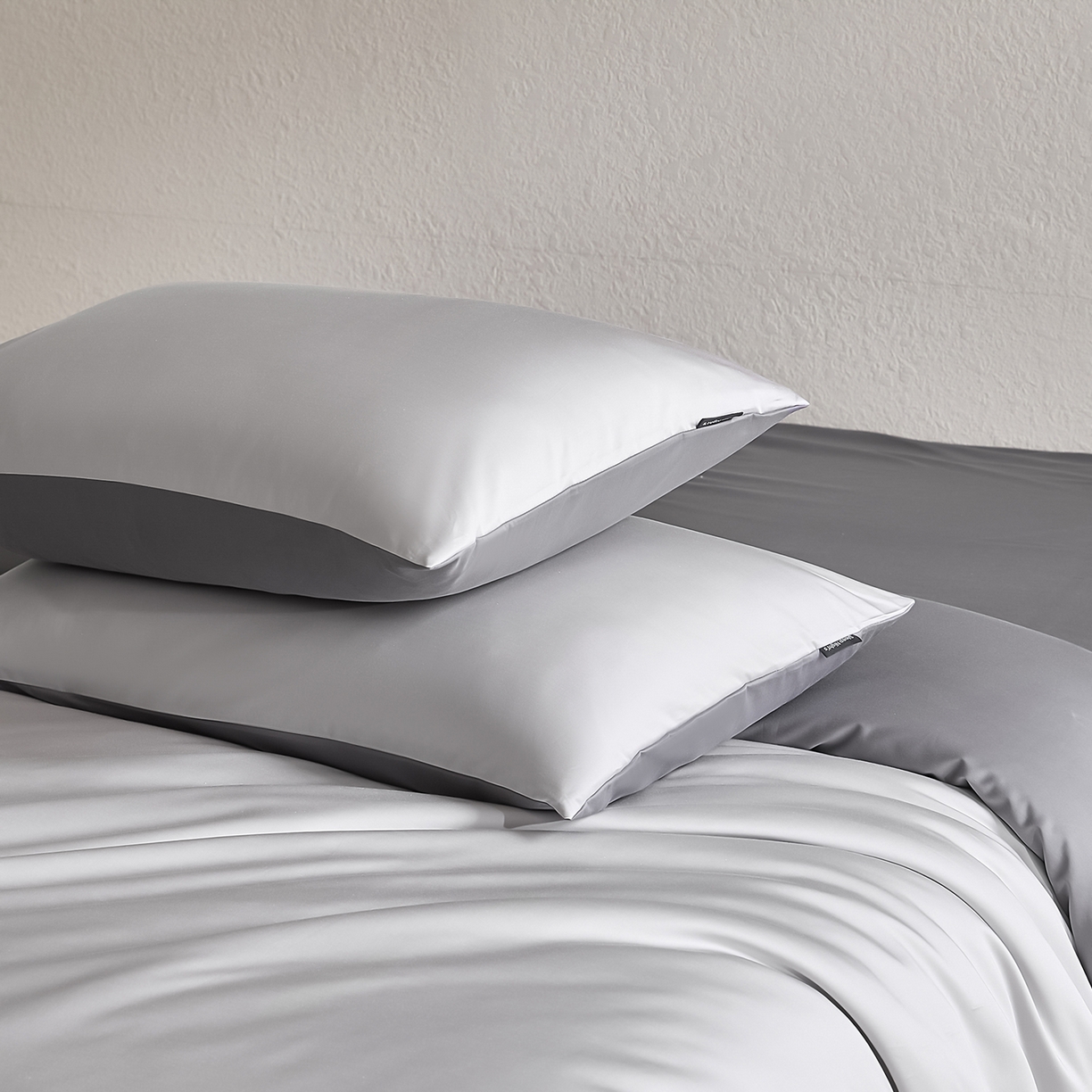 91家纺网 家纺一手货源 找家纺 拼社家纺 2026新款A类全棉50s双股100Pro贡缎长绒棉四件套全棉四件套简约纯色纯棉床上用品 雅士灰+高级灰