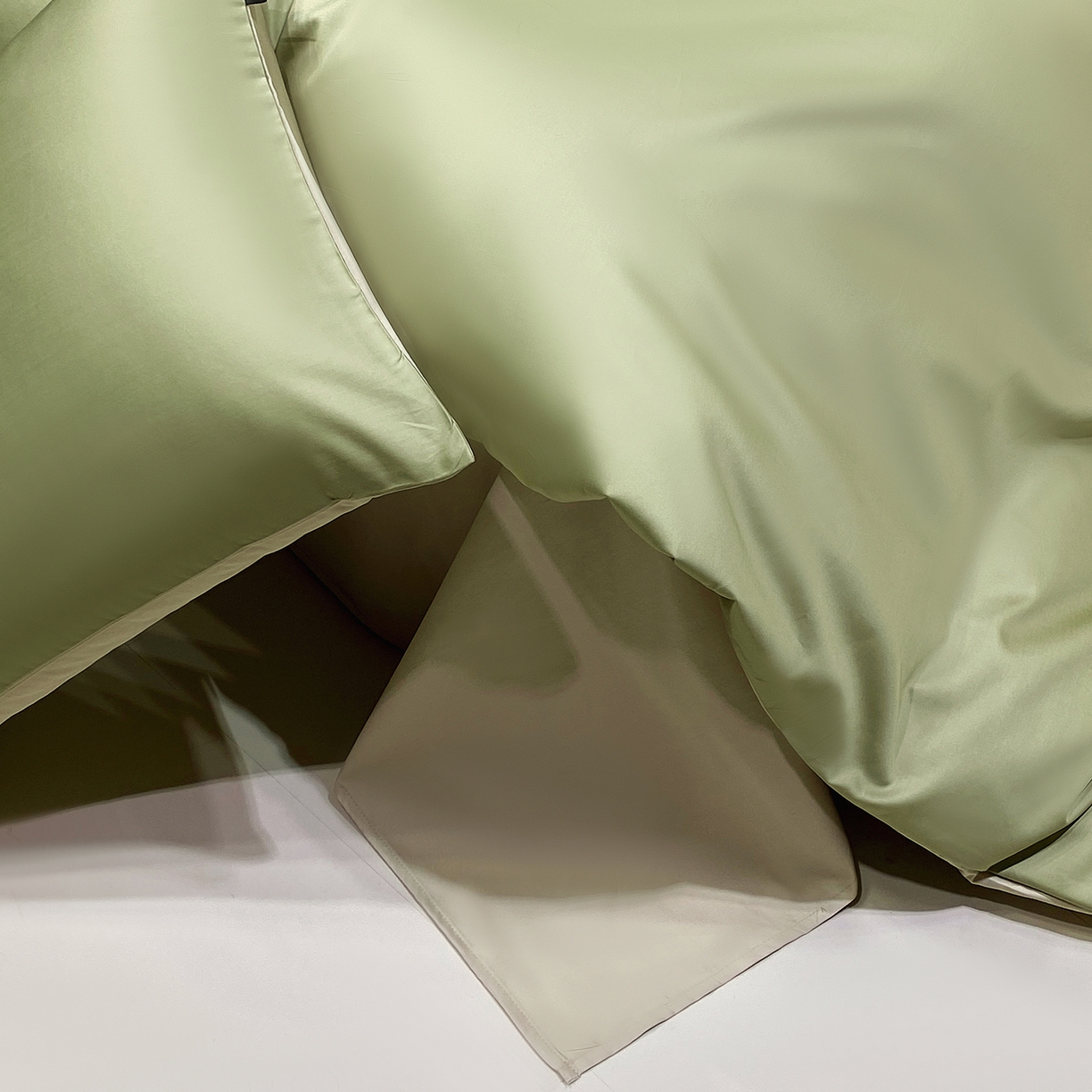 91家纺网 家纺一手货源 找家纺 拼社家纺 2026新款A类全棉50s双股100Pro贡缎长绒棉四件套全棉四件套简约纯色纯棉床上用品 莺茶绿+浅莲灰