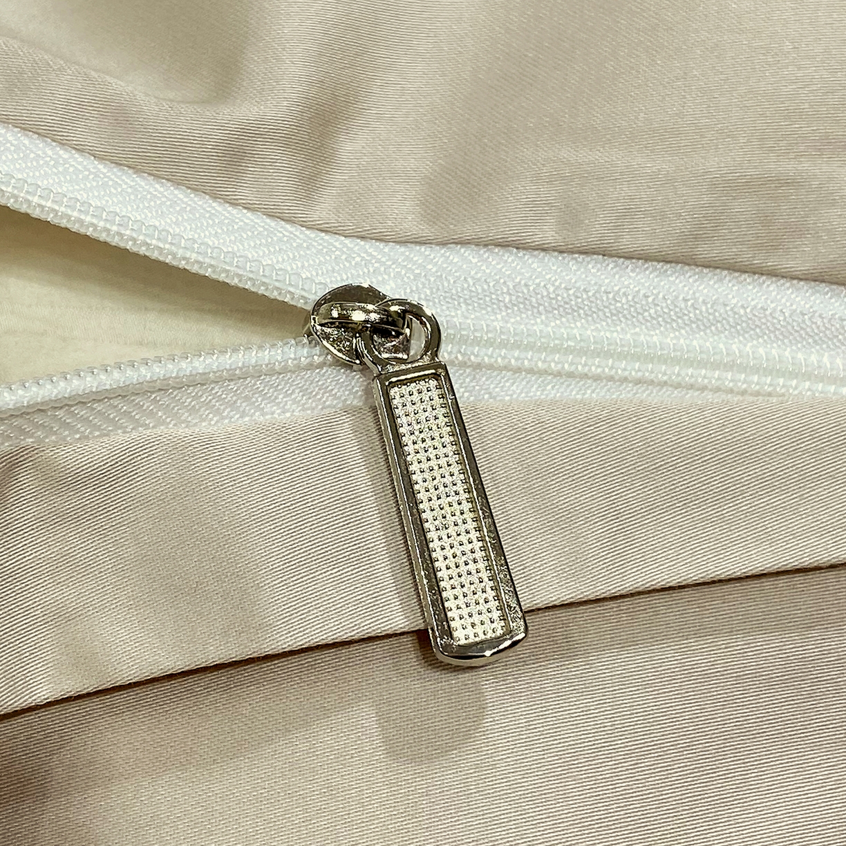 91家纺网 家纺一手货源 找家纺 拼社家纺 2026新款A类全棉50s双股100Pro贡缎长绒棉四件套全棉四件套简约纯色纯棉床上用品 莺茶绿+浅莲灰