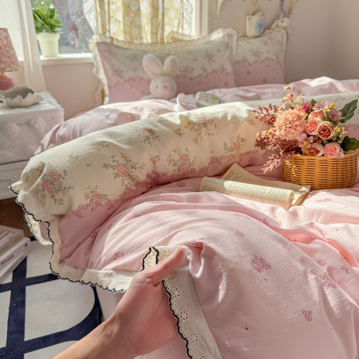 91家纺网 家纺一手货源 找家纺 梦纤绒 2026新款A类仿棉古法水洗棉法式全棉花边四件套甜粉小窝