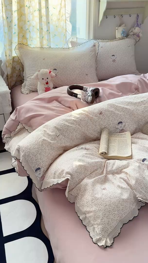 91家纺网 家纺一手货源 找家纺 梦纤绒 2026新款A类仿棉古法水洗棉法式全棉花边四件套甜心萌宠