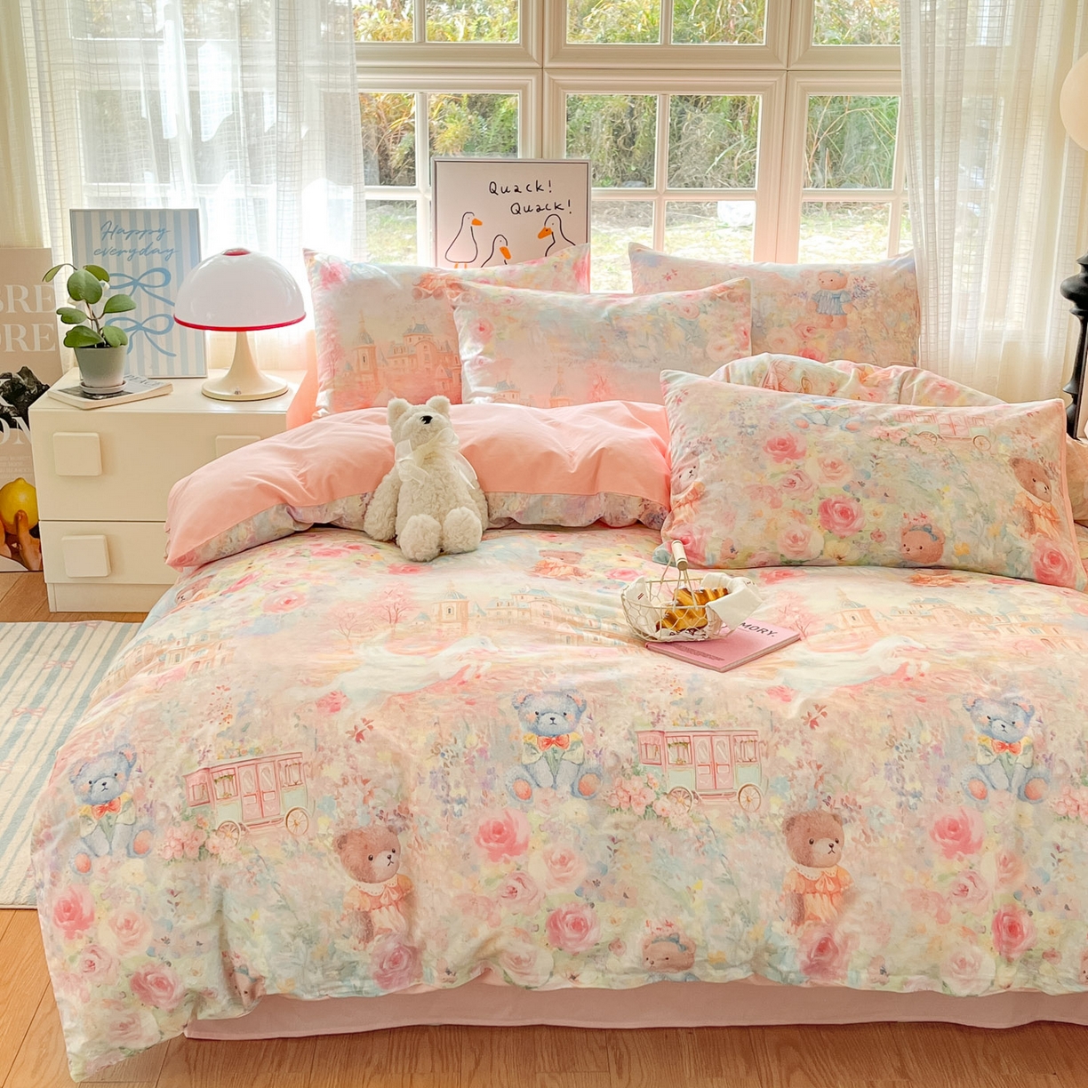 91家纺网 家纺一手货源 找家纺 睡美美家纺 2026新款13070数码印花全棉纯棉动物卡通三件套四件套 熊仔的玫瑰园