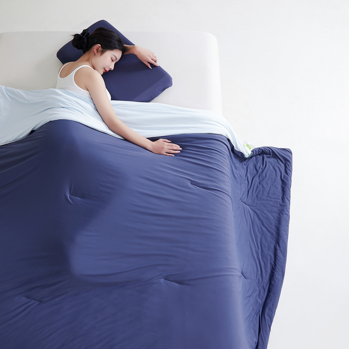 91家纺网 家纺一手货源 找家纺 熙宴家纺 2026新款锦氨凉感MAX脱脂棉花夏被 被子被芯 深蓝+浅蓝