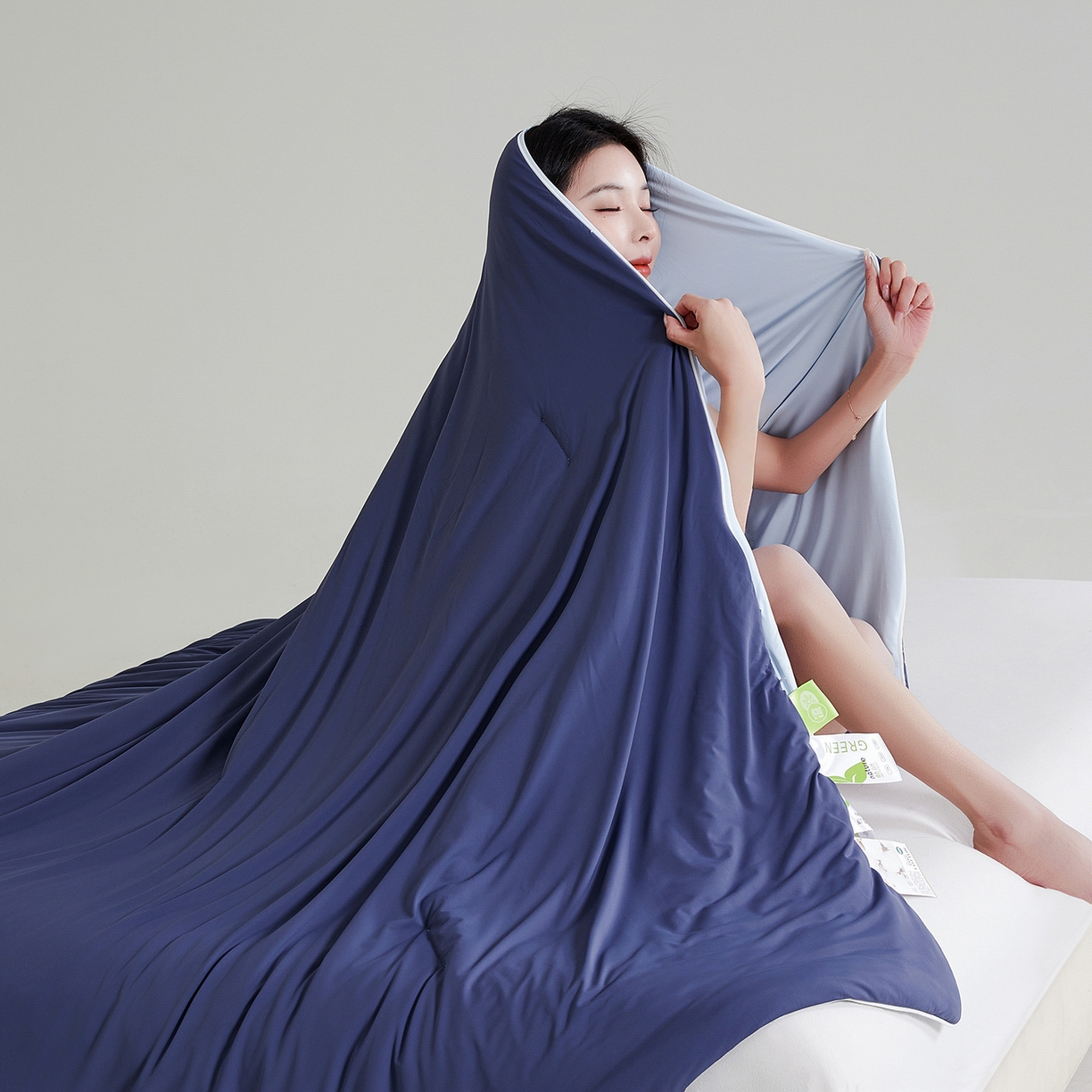 91家纺网 家纺一手货源 找家纺 熙宴家纺 2026新款锦氨凉感MAX脱脂棉花夏被 被子被芯 深蓝+浅蓝