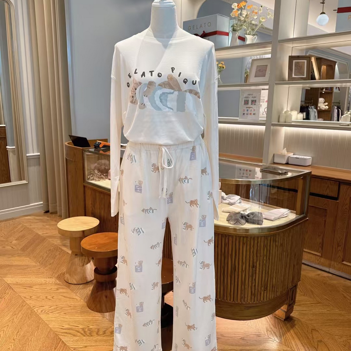 91家纺网 家纺一手货源 找家纺 妍景家居生活馆 2026新款猫咪拖鞋套装 白色