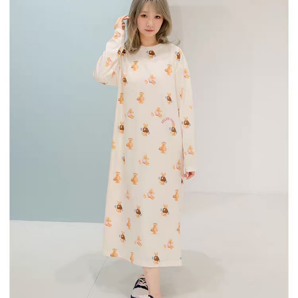 91家纺网 家纺一手货源 找家纺 妍景家居生活馆 2026新款满印运动小熊睡裙 白色