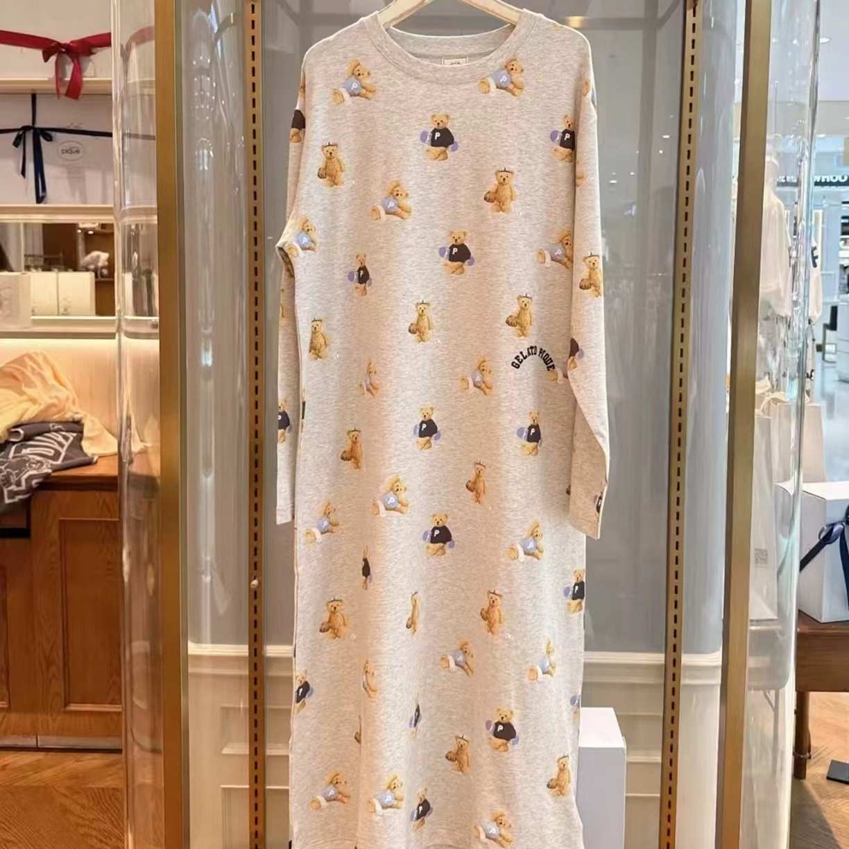 91家纺网 家纺一手货源 找家纺 妍景家居生活馆 2026新款满印运动小熊睡裙 灰色